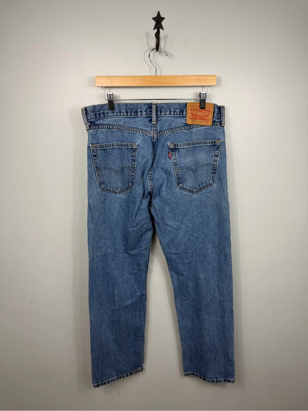 Vintage Levi’s 505 Regular Fit Straight Leg Jeans Distressed Medium Wash 34x30